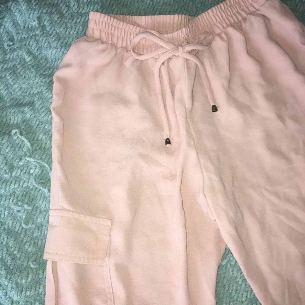 Francesca’s pink jogger pant